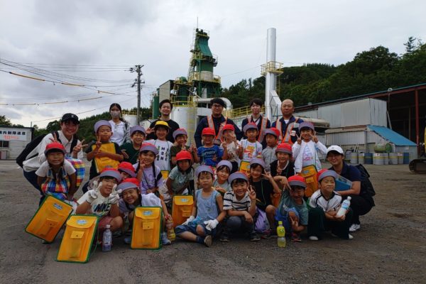 令和7年度　端野小学校の1年生　アスファルト合材工場の見学